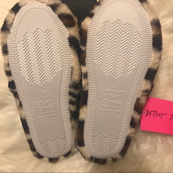 💋💕Betsey Johnson cheetah faux fur💗slippers💋💕! - Picture 4 of 6